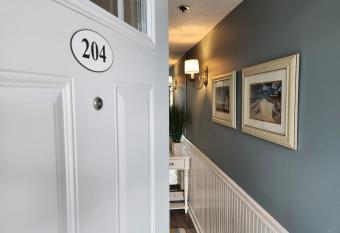 North Shore Inn TC 204 has Balcony rooms