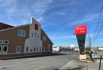 B'more Inn Motel has Smoking/Balcony rooms
