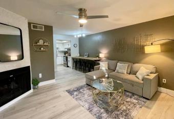 Remodeled Old Town Condo, Heated Pool, Hot Tub! has rooms with a private hot tub