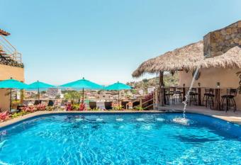 Condo Bugambilia in Heart of Romantic Zone has rooms with a private hot tub