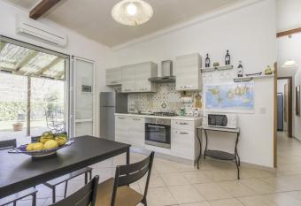 Nonno Aldo   s House has Balcony rooms