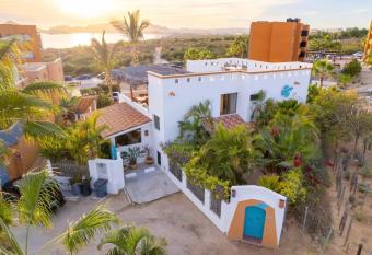 3 Bed 4 bath Ocean View with Heated Pool. has Balcony rooms