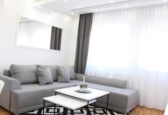 Apartman Valentina, Lukavica, Istocno Sarajevo allows 18 year olds to book a room