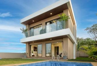 The Sky Deck Villa - 3BHK With Private Pool & Lawn has Balcony rooms