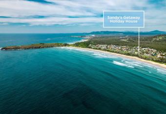 Oceanfront Sandy Beach Couples Getaway has Balcony rooms