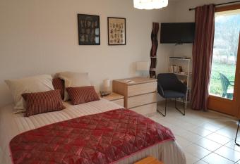 Studio Montbrun les bains has Balcony rooms