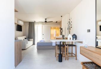 Niro Beachfront Living has Balcony rooms