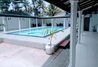 Ocean Villa Hotel Panadura has Smoking rooms