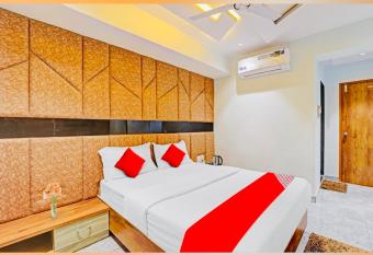 Hotel Purple Villa - Ahmedabad has Balcony rooms