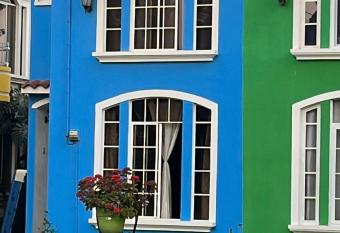 Apartamento preparado 4 personas Chimaltenango allows 18 year olds to book a room