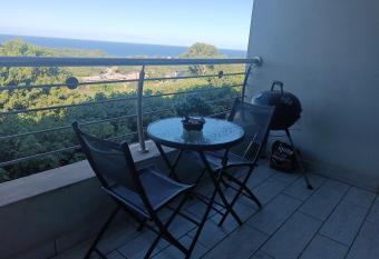 uMkomaas Inn has Balcony rooms