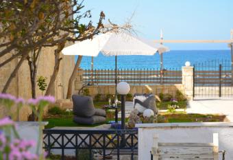 MariMar has Balcony rooms