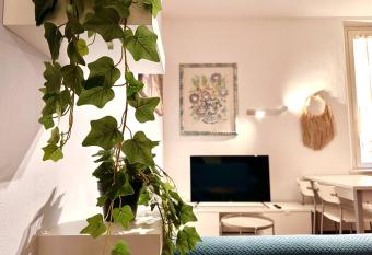 appartamento centro storico allows 18 year olds to book a room