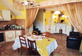 Bed And Breakfast SOPRANOS allows 18 year olds to book a room