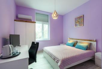          allows 18 year olds to book a room