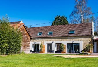 L   orne allows 18 year olds to book a room