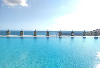 Didim Akb  k te Muhte  em Mazaral   Ev has rooms with a private hot tub