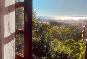 Vila de Palmas-Chal  s allows 18 year olds to book a room