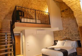 Saint Jacob Hotel allows 18 year olds to book a room