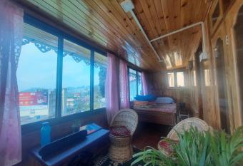 Neora Backpackers Hostel allows 18 year olds to book a room