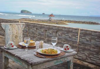 Temple Cafe & Cottages has Balcony rooms