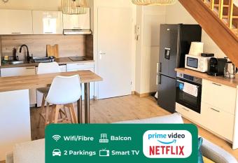 T3 Duplex Thonon Centre - Parking - Gare - Thermes has Balcony rooms