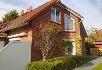 Sommerhaus Nessmersiel allows 18 year olds to book a room