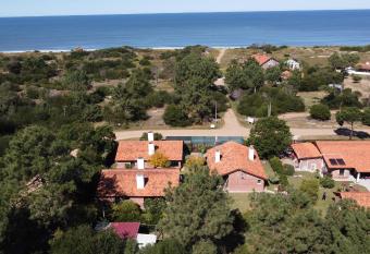 Casa Picaflor UY has Balcony rooms