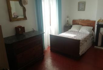 Chez Fleur allows 18 year olds to book a room