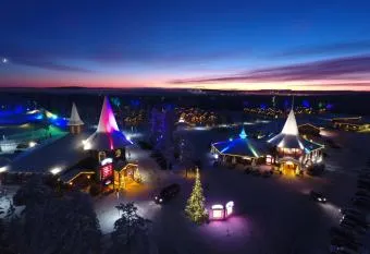 Floating igloo hut allows 18 year olds to book a room