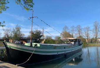 P  niche GEMJO allows 18 year olds to book a room