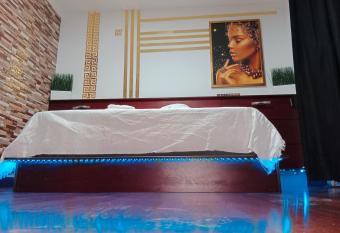 El escondite allows 18 year olds to book a room