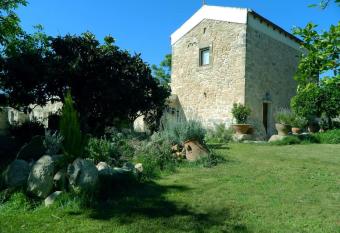Villa Venetico stone retreat with garden has Balcony rooms