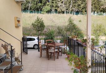 Casa vacanze Portico de Gasperi has Balcony rooms