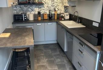 Maison Clermont Ferrand has Balcony rooms