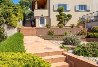 MLADENKA apartment allows 18 year olds to book a room