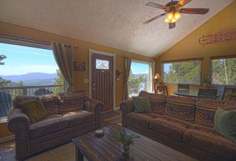 Secluded Home with Incredible Mountain Views has Balcony rooms