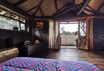 Allpa Wasi - Casa Suaya La Esperanza allows 18 year olds to book a room