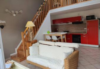 Charmante maison 1 chambre avec terrasse N 1 allows 18 year olds to book a room