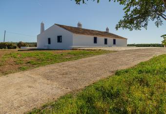 Aroucas Turismo e Natureza has Balcony rooms