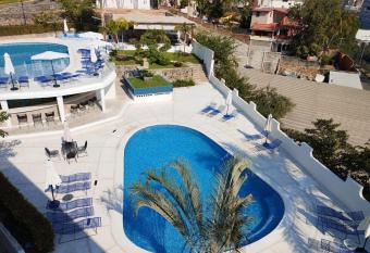 Depto Astoria has rooms with a private hot tub