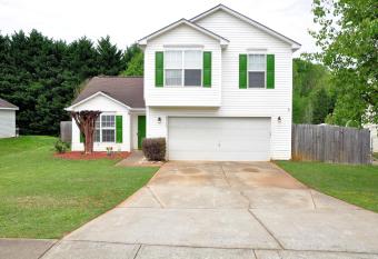 CHARLOTTE SERENITY has Balcony rooms