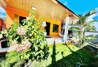 Casa Paraiso Tropical has Balcony rooms