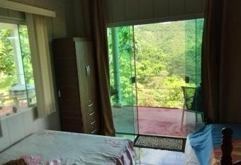 Montanhas, corredeiras, conforto, piscina e paz has Smoking/Balcony rooms