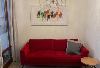 Willkommen im Herzen N  rnbergs allows 18 year olds to book a room