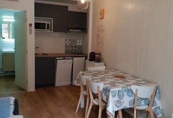 Bel appart pour 7 personnes allows 18 year olds to book a room