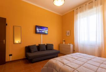 The Novara Gateway - appartamento Novara has Balcony rooms