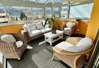 Chez Kellinha has Balcony rooms