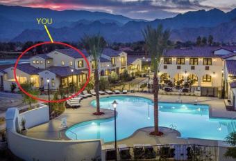NEW! PGA West (Signature!) walk to Stadium Course! has rooms with a private hot tub