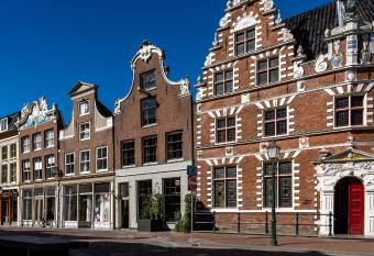 De Ginkgo in het hart van Hoorn allows 18 year olds to book a room